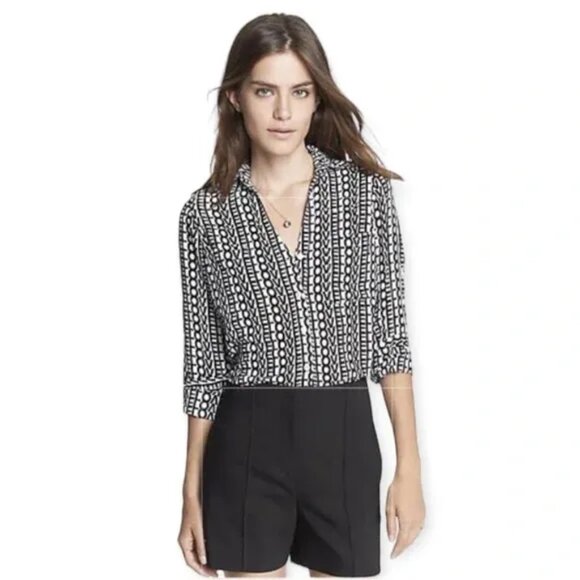 Express The Portofino Button Front Shirt  Black White Love Pattern Size Small - Picture 1 of 7